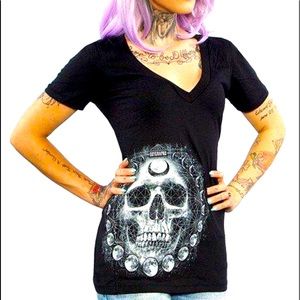 SkyGraffix Lone Wolf sacred Geometric Vneck T Bnib